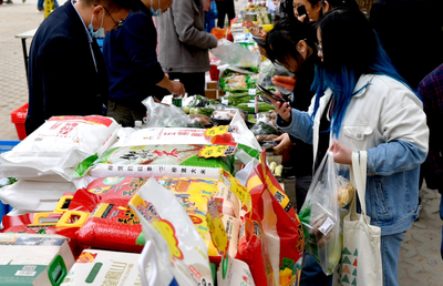 南工大食堂開設(shè)‘消費(fèi)扶貧’窗口，酒業(yè)助力脫貧攻堅(jiān)